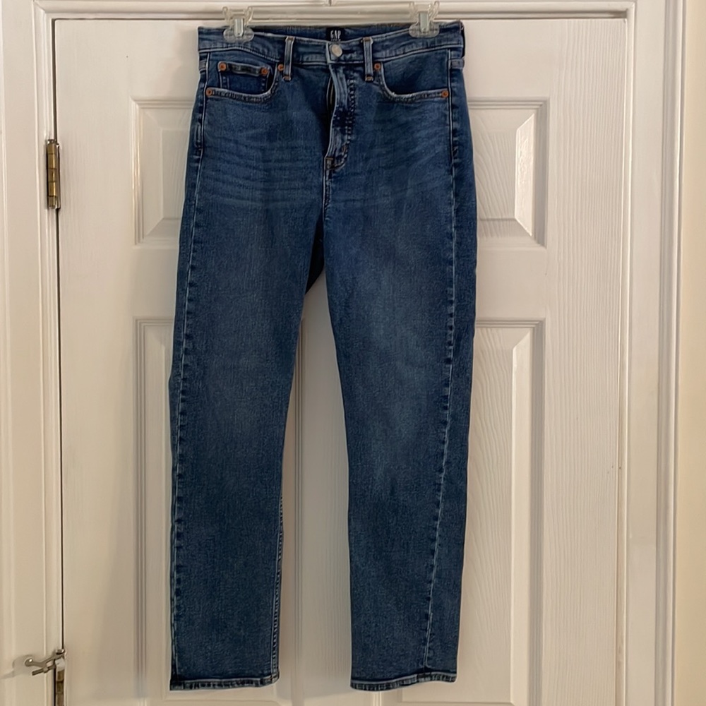 EUC Gap Girlfriend jeans